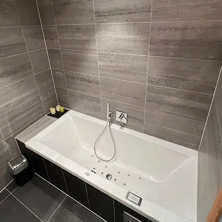 Apartment Le Bouquetin L Ski-out L Sauna *